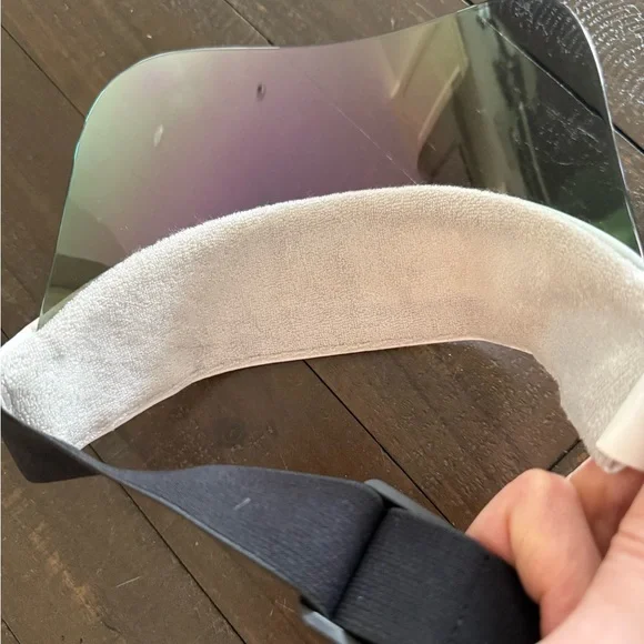 Alo Airlift Solar Visor Mirrored Visor - White iridescent shield authentic - Picture 7 of 7